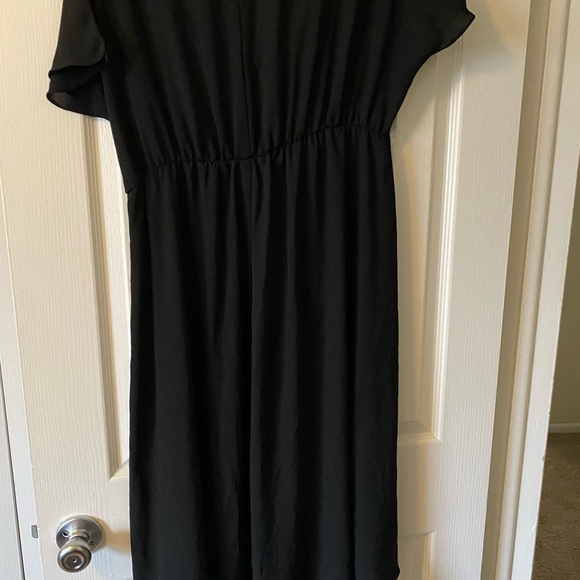 NEW YORK & CO. - BLACK & WHITE OVERLAY TOP - Picture 7 of 7